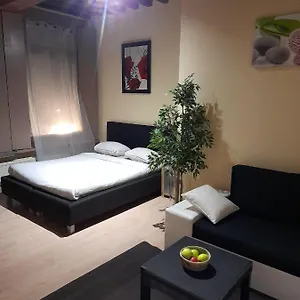 Cute,cosy,comfortable Studio In The Heart Of Apartamento