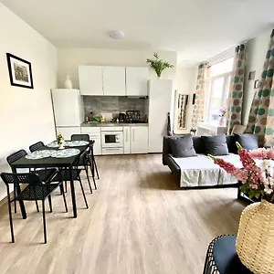 сarnot Zoo Area Apartment