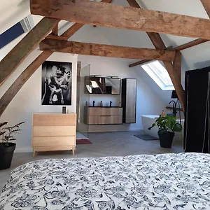  Appartamento Center In Quiet Street & Airco